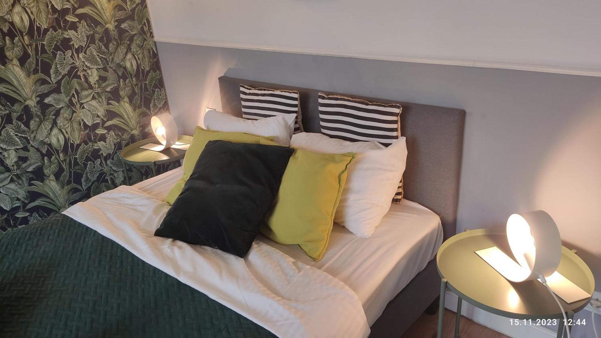 Be My Guest - Jerozolimskie Studio - Super Centrum Metro Wi-Fi Breakfast Warsaw Luaran gambar